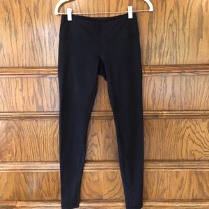 Lululemon size 6 Wunder Under Leggings